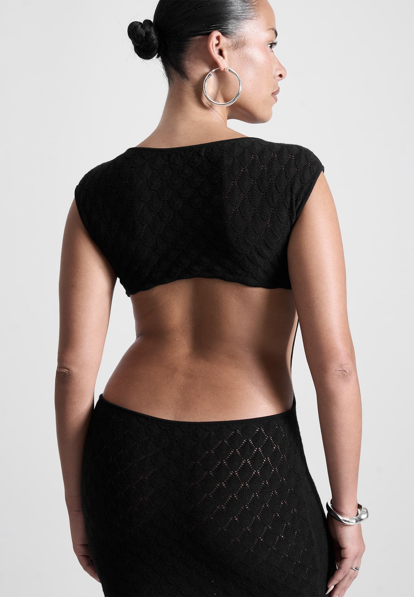 cut-out-shell-knit-maxi-dress-in-black