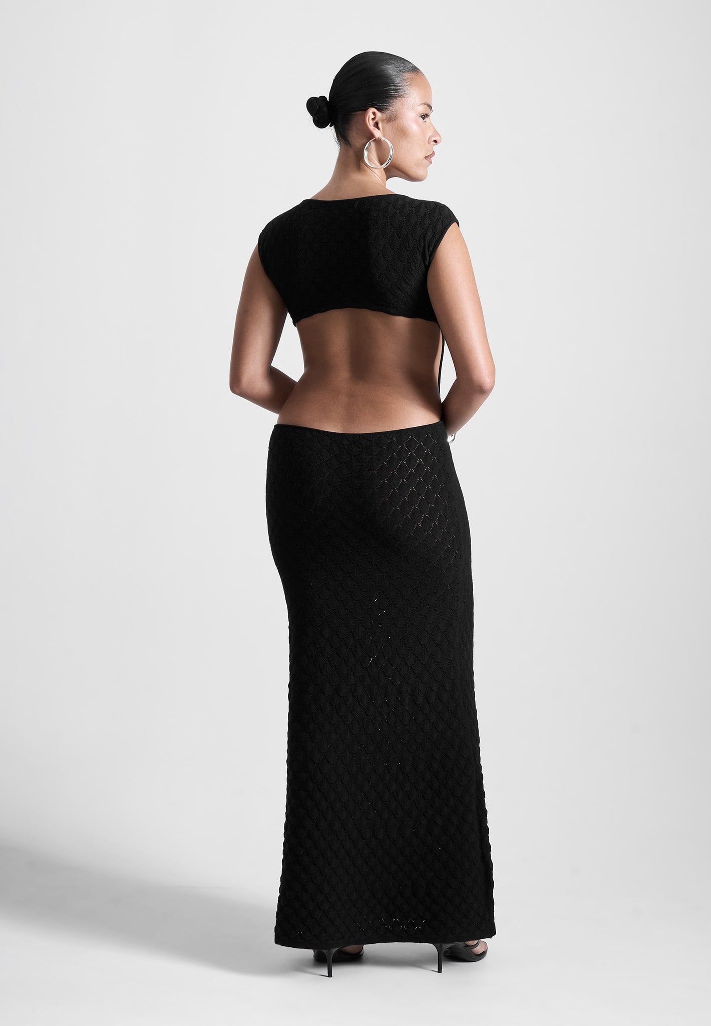 cut-out-shell-knit-maxi-dress-in-black