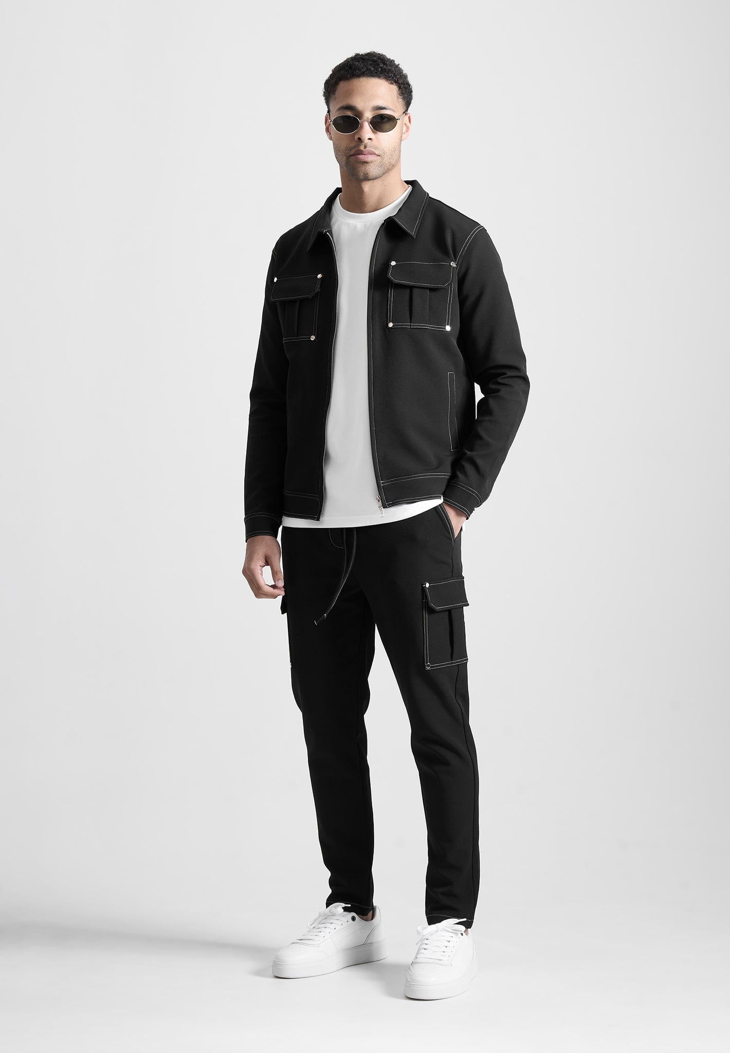 technical-contrast-stitch-cargo-trousers-in-black