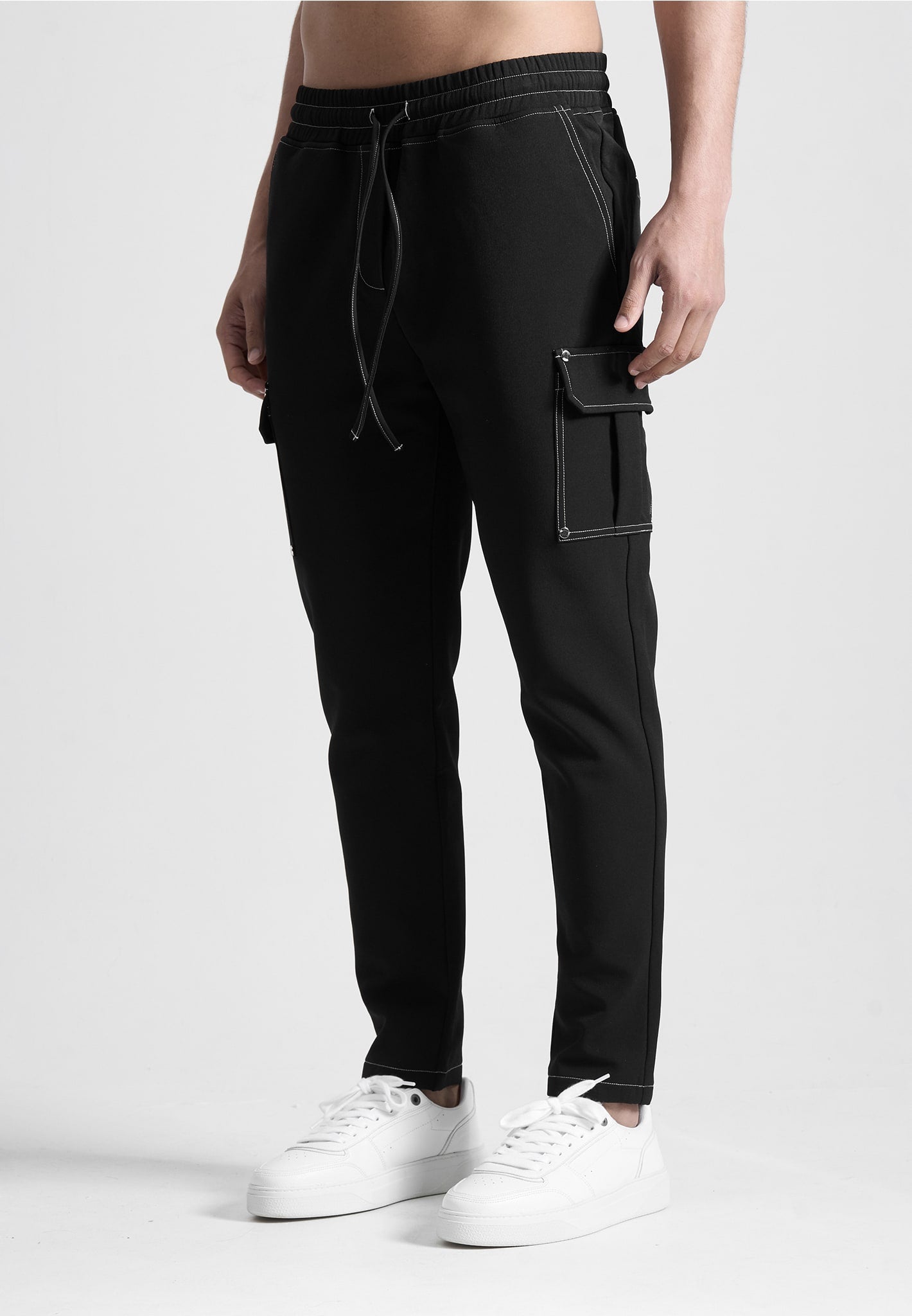 technical-contrast-stitch-cargo-trousers-in-black